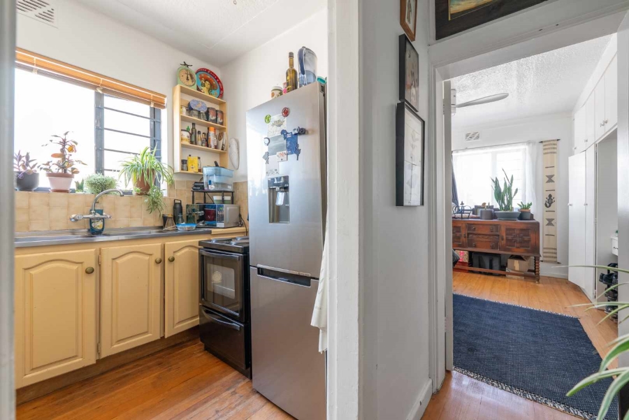 1 Bedroom Property for Sale in Vredehoek Western Cape